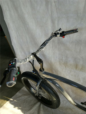 26*4.0 polegadas Fat Tire Electric Beach Cruiser Bicicleta Alimentada por bateria de lítio de 17 Ah