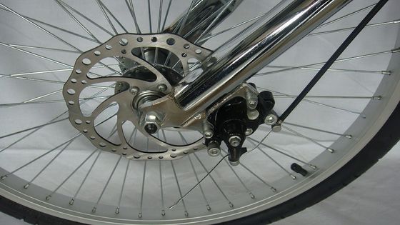 Chopper Bike Black Low Rider Fashion Bike com F Disc Brake R V-Brake Technology