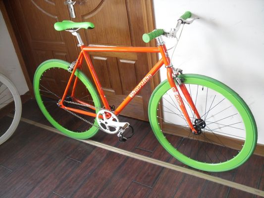 Pneus espessos 700C 45MM Borda de alumínio de velocidade única Fixie Gear Bicicleta com garfo de aço