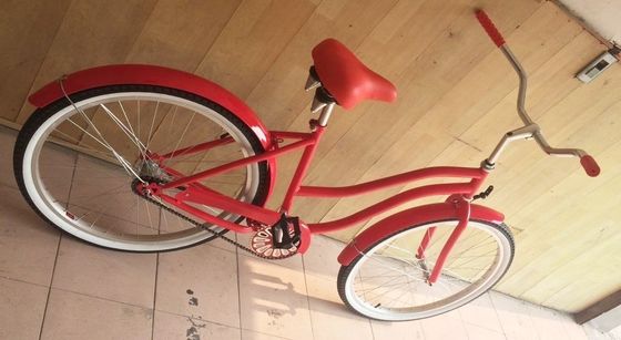 26 &quot;Feminino Step Thru Beach Cruiser Bike com engrenagens de velocidade única e jantes de alumínio