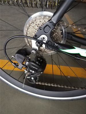 Bicicleta de estrada masculina 700C com tronco de liga e travão de disco 21S 2024 Alumínio estrutura de liga