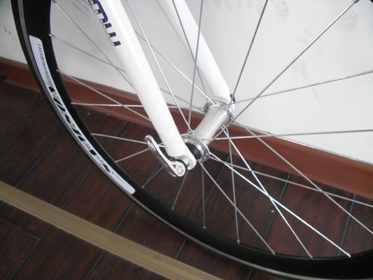 Bicicleta rodoviária de 700C com estrutura de alumínio com Shimano logotipo OEM de 21 velocidades e certificação CE