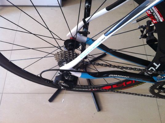 Fibra de carbono 700C Quadro Shimano SORA-5700 18Speed Grupo 6KG Bicicleta de corrida de estrada de velocidade