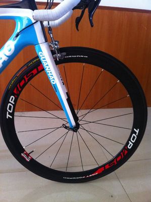 Fibra de carbono 700C Quadro Shimano SORA-5700 18Speed Grupo 6KG Bicicleta de corrida de estrada de velocidade