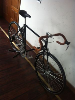 700C Road Bike com Hi-Ten Steel Lugged Frame Shimano 14S Classical e Caliper Brake