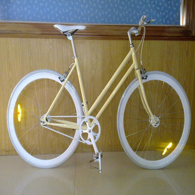 Bicicleta de velocidade única Classico City Cruiser Bike Mulheres Passo através Lady Bikes 1,8m Long