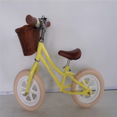 Pneus de espuma de 12 polegadas bicicleta de equilíbrio para crianças cor amarela capacidade de carga 70 kg cesta de vime frontal