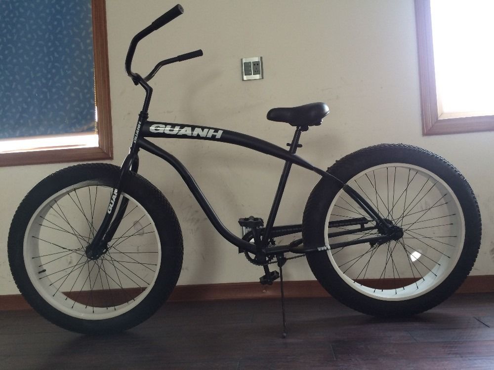 Bicicleta de pneus gordos estilo Beach Cruiser com pneus 26*4.0 e material de garfo de aço